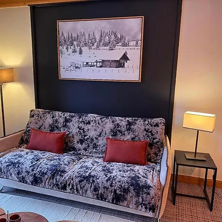 Standing 5* Arc 1950 Apartment
